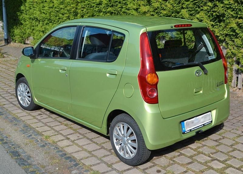 Grün Gebraucht 2007 Daihatsu Cuore Kleinwagen | 1.899 € (Fairer Preis) - Bild 1/4