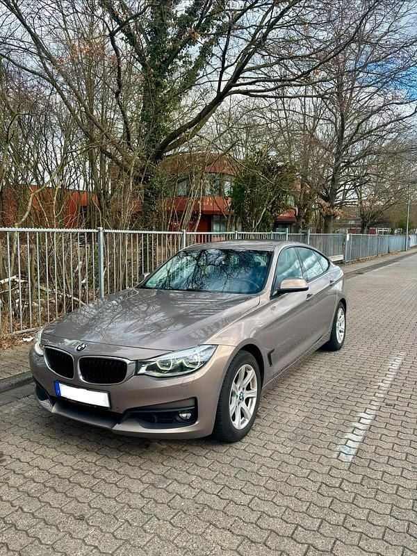 Gebraucht BMW 320 190 PS (139 kW) 2017 Beige Limousine