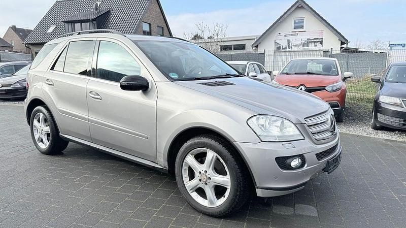 Gebraucht Mercedes ML320 224 PS (164 kW) 2007 Grau SUV