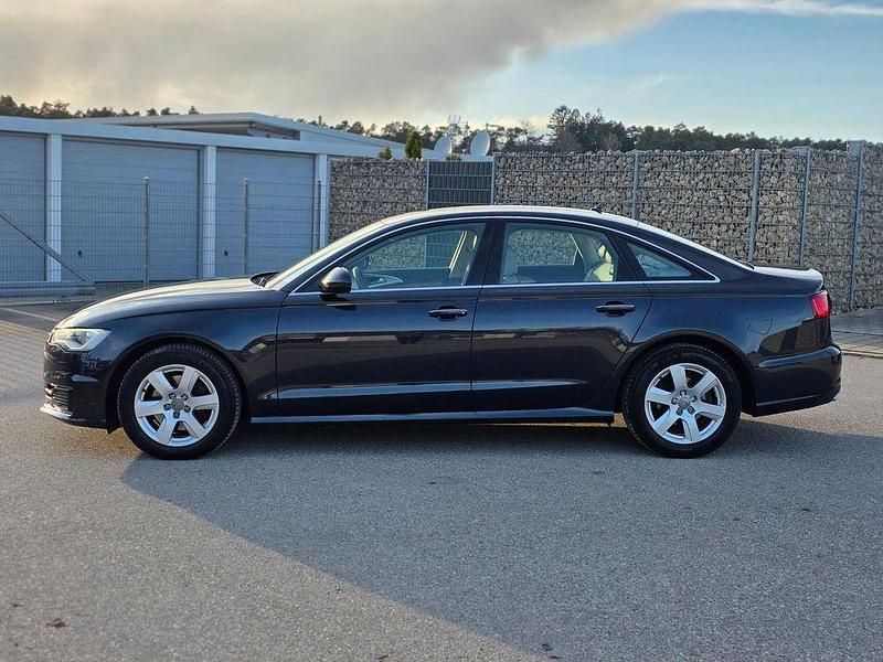 Gebraucht Audi A6 Ambiente 190 PS (139 kW) 2016 Blau Limousine