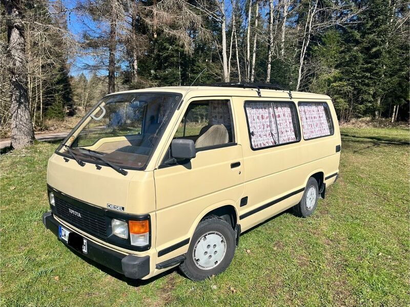 Beige Gebraucht 1989 Toyota HiAce Van / Kleinbus | 10.990 € - Bild 1/4