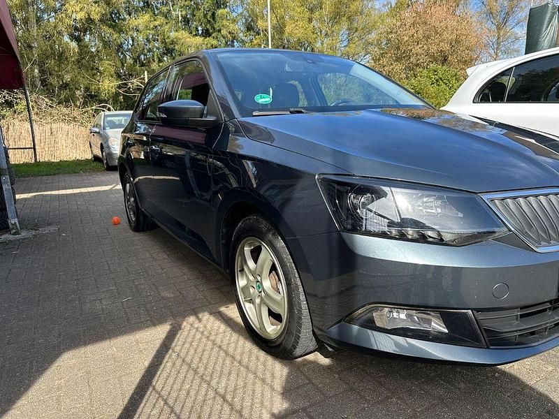 Gebraucht Skoda Fabia 75 PS (55 kW) 2016 Grau Limousine