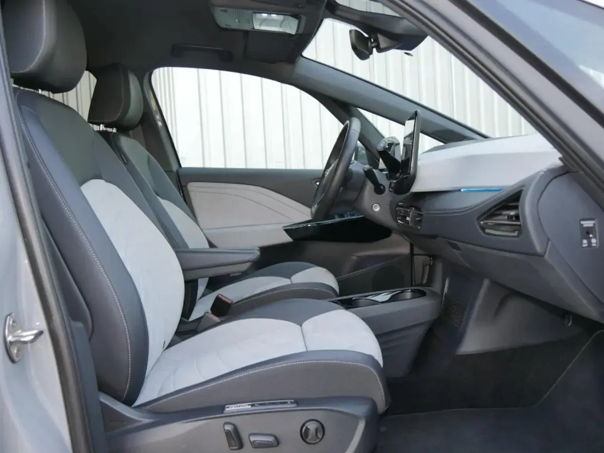 Gebraucht VW ID.3 Pro 150 kW (204 PS) 2024 Mondsteingrau Kleinwagen
