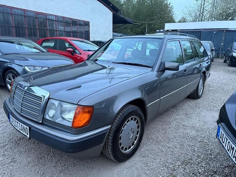 Gebraucht Mercedes 300 1990 Grau Kombi