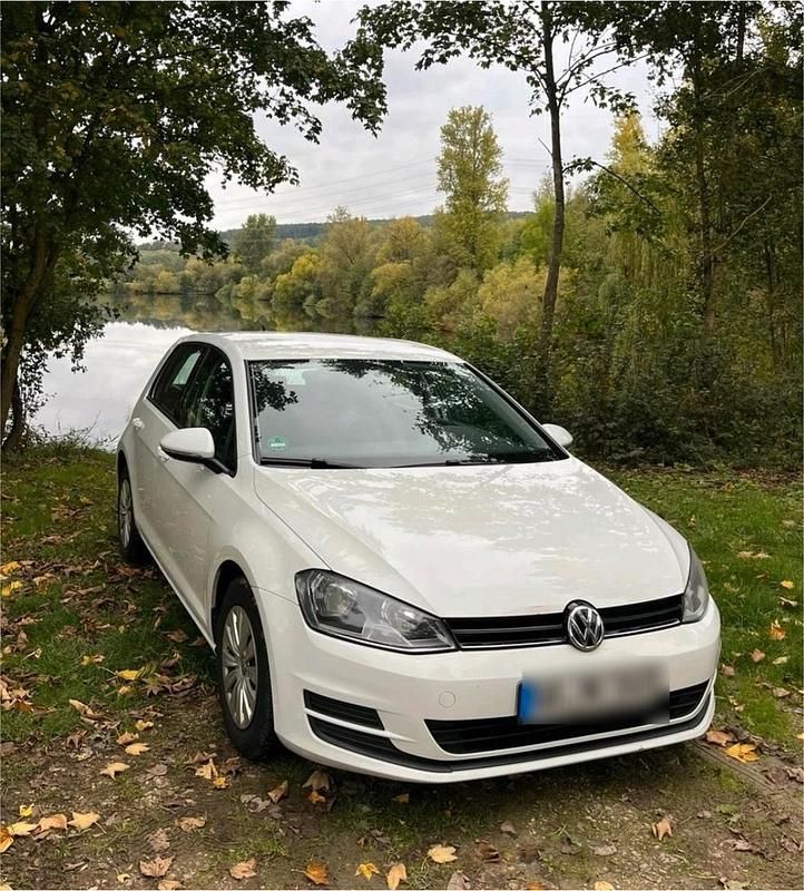 Weiß Gebraucht 2014 VW Golf VII Limousine | 4.999 € (Fairer Preis) - Bild 1/4