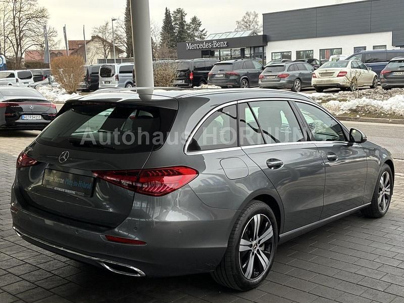 Usado Mercedes C300e Advanced 313 HP (230 kW) 2025 Cinzento Sedan