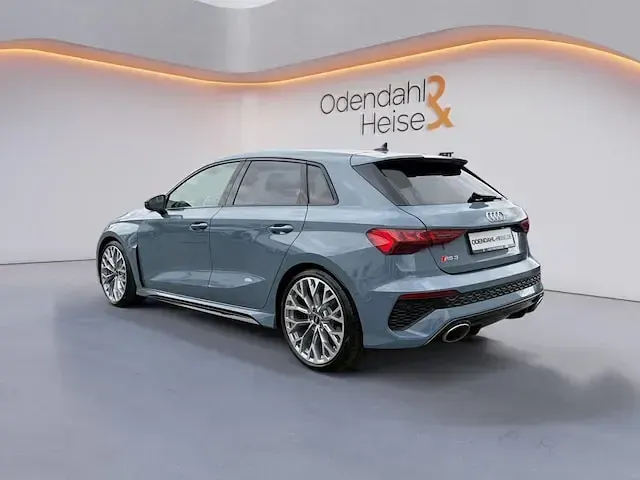 Gebraucht Audi RS3 Sportback Premium 400 PS (294 kW) 2023 Kemoragrau metallic Kleinwagen