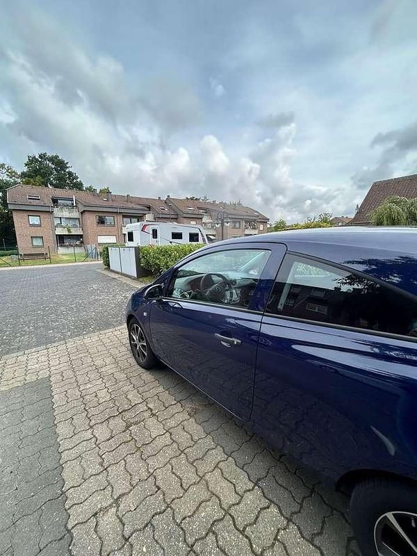 Gebraucht Opel Corsa Color Edition 69 PS (50 kW) 2018 Violet Limousine