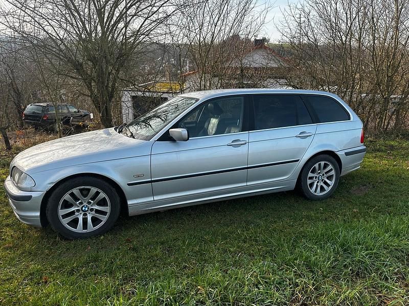 Gebraucht BMW 328 193 PS (141 kW) 1999 Silber Kombi