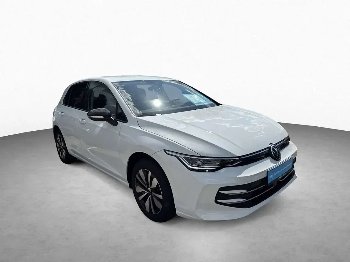 Second-hand VW Golf VIII Goal 116 CP (85 kW) 2025 Alb Berlinǎ