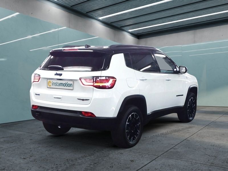 Gebraucht Jeep Compass Trailhawk 181 PS (133 kW) 2024 Weiß SUV