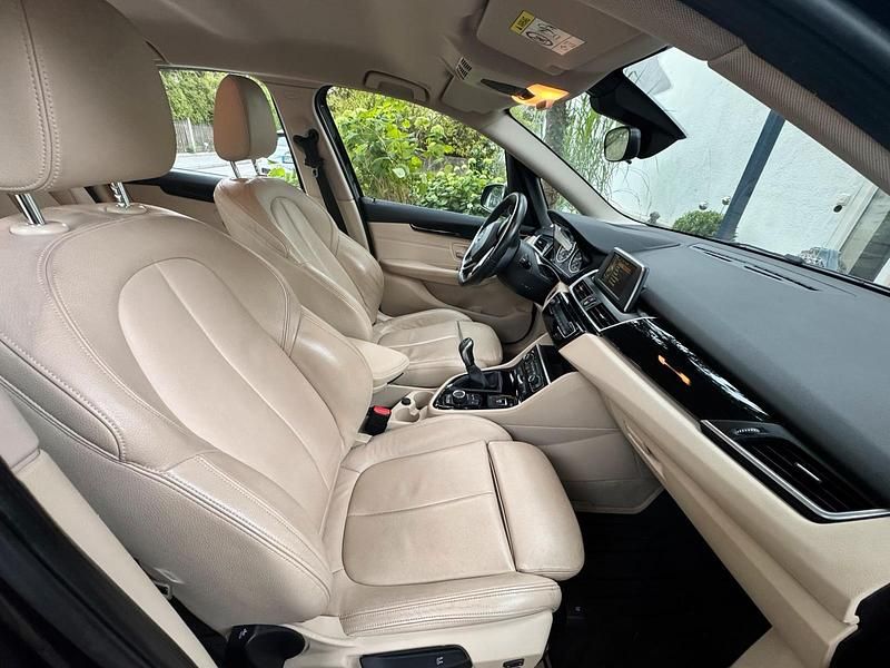 Gebraucht BMW 216 Active Tourer 116 PS (85 kW) 2016 Schwarz Van / Kleinbus