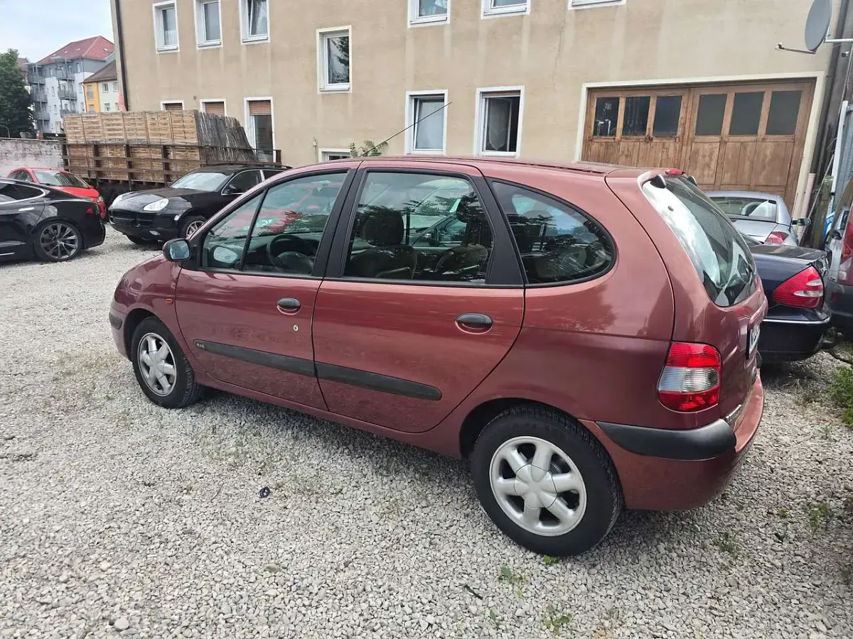 Gebraucht Renault Scénic 107 PS (78 kW) 2002 Rot Van / Kleinbus