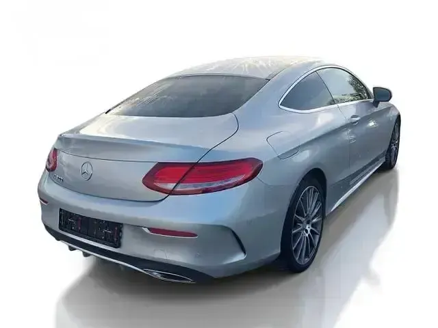 Gebraucht Mercedes C300 AMG line 272 PS (200 kW) 2016 Iridiumsilber Coupé