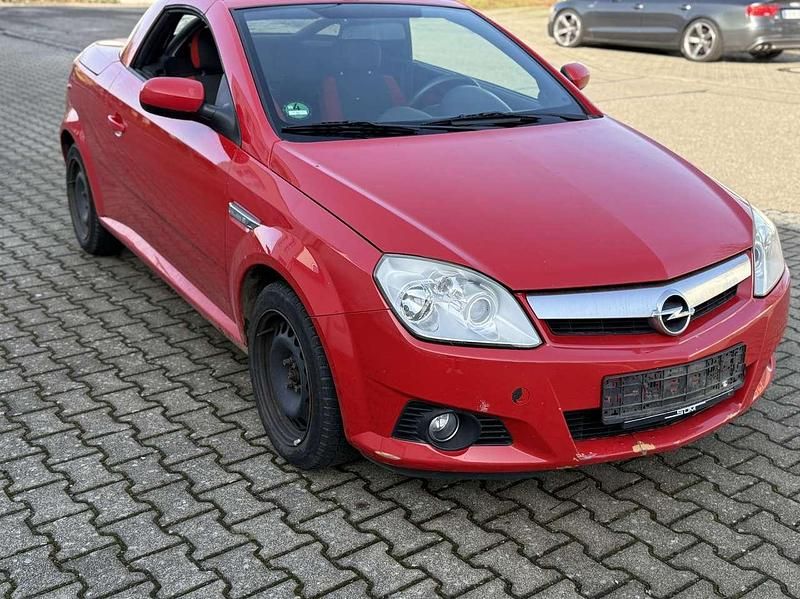 Gebraucht Opel Tigra 90 PS (66 kW) 2003 Rot Cabrio