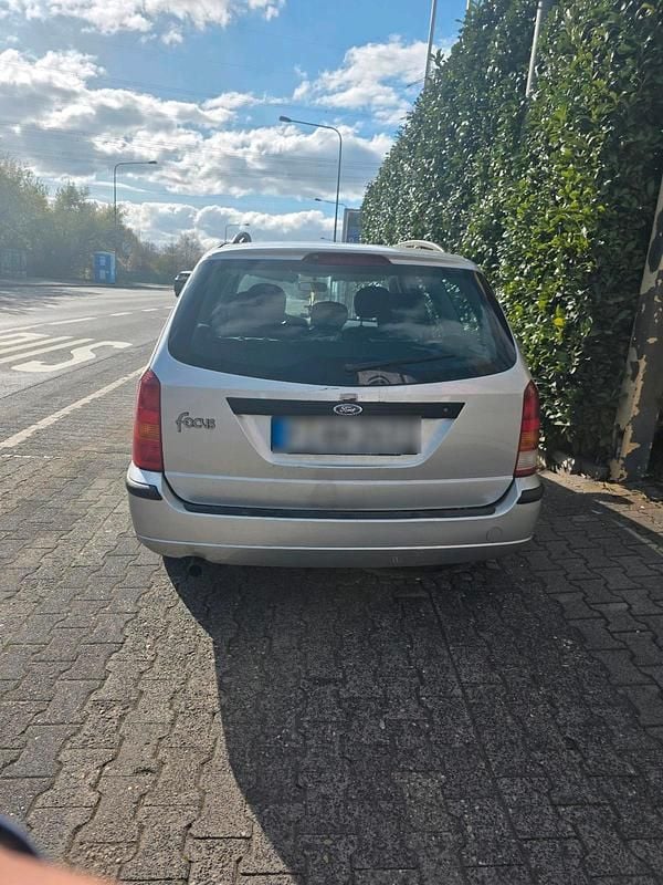 Second-hand Ford Focus 100 CP (73 kW) 2004 Gri Break