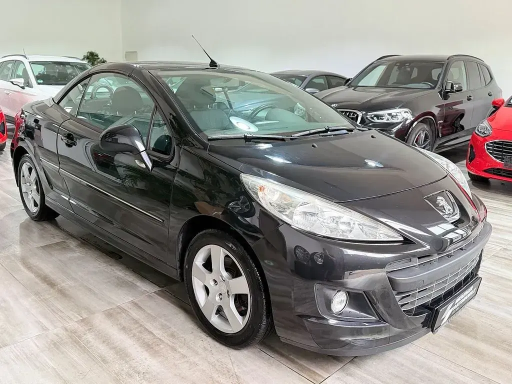 Gebraucht Peugeot 207 CC Active 120 PS (88 kW) 2013 Schwarz Cabrio
