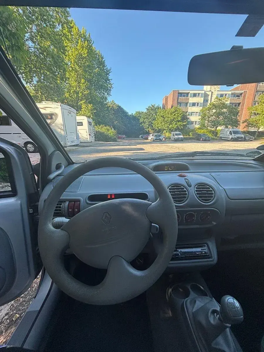Używany Renault Twingo Authentique 58 KM (42 kW) 2003 Srebrny Hatchback