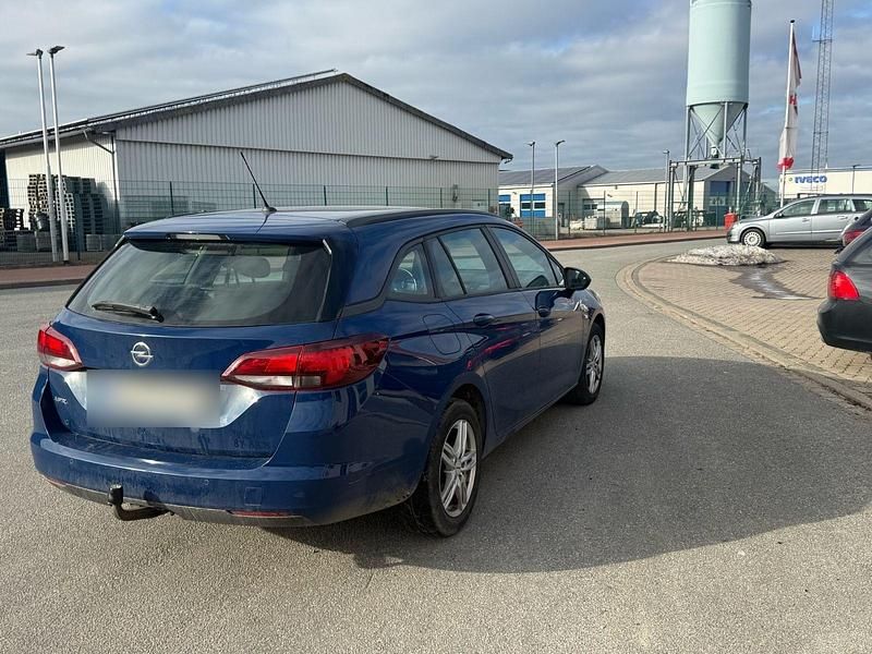 Gebraucht Opel Astra 101 PS (74 kW) 2018 Blau Kombi