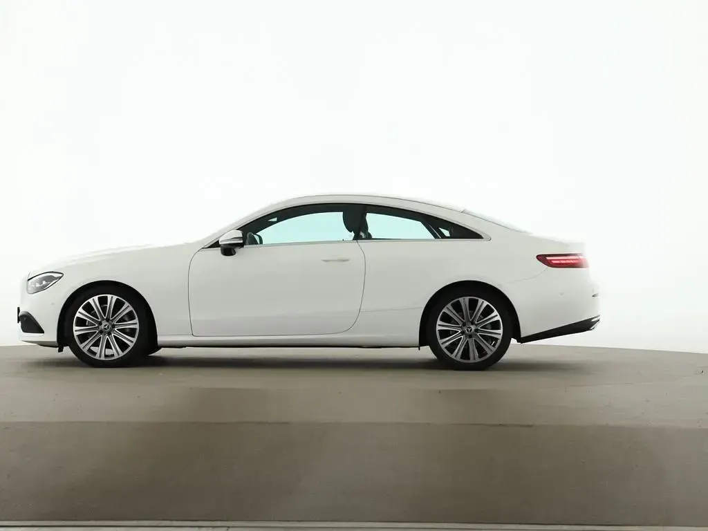 Gebraucht Mercedes E200 Avantgarde 197 PS (144 kW) 2021 Weiß Coupé