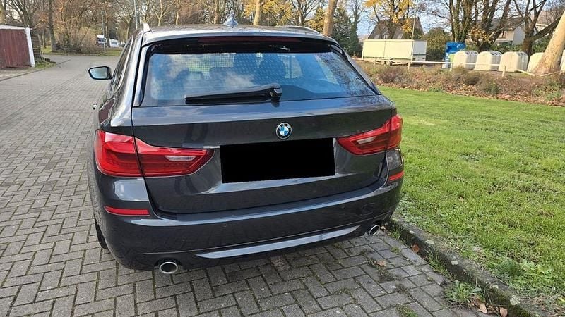 Gebraucht BMW 530 Sport Line 265 PS (194 kW) 2017 Grau Kombi