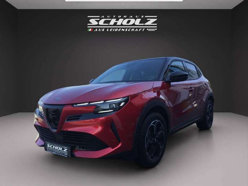 Rot Gebraucht 2024 Alfa Romeo Junior Edizione Speciale SUV | 43.890 € (Teuer) - Bild 1/4
