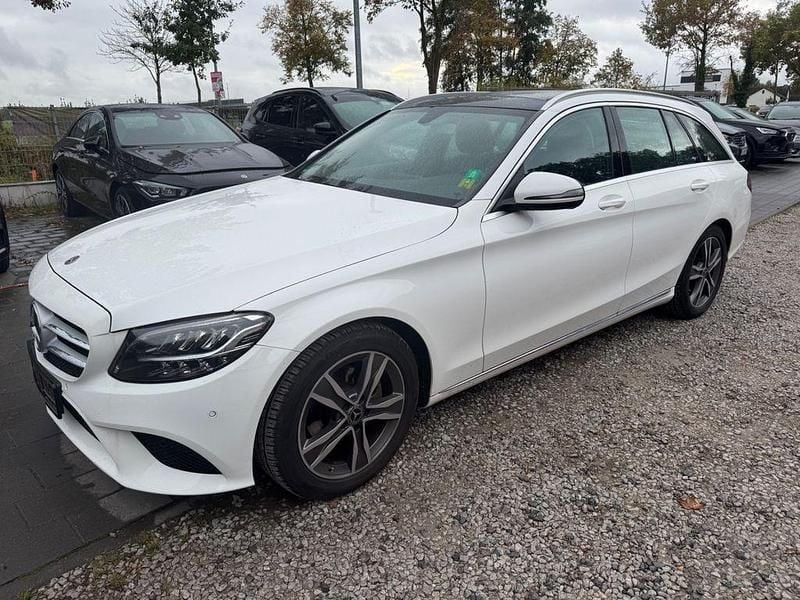 Weiß Gebraucht 2020 Mercedes C180 Kombi | 23.499 € (Superpreis) - Bild 1/2