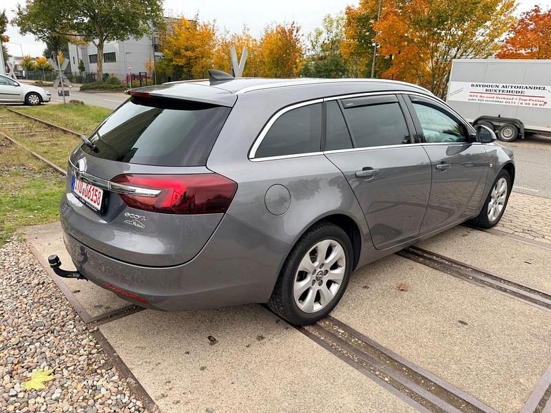 Gebraucht Opel Insignia 140 PS (102 kW) 2016 Grau Kombi