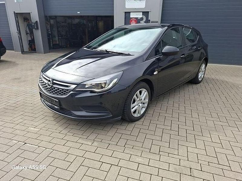 Gebraucht Opel Astra Edition 95 PS (69 kW) 2016 Schwarz Limousine