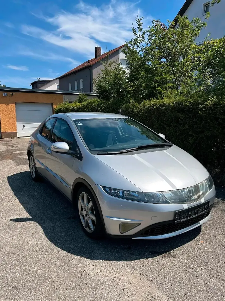 Gebraucht Honda Civic 140 PS (102 kW) 2007 Grau Kleinwagen