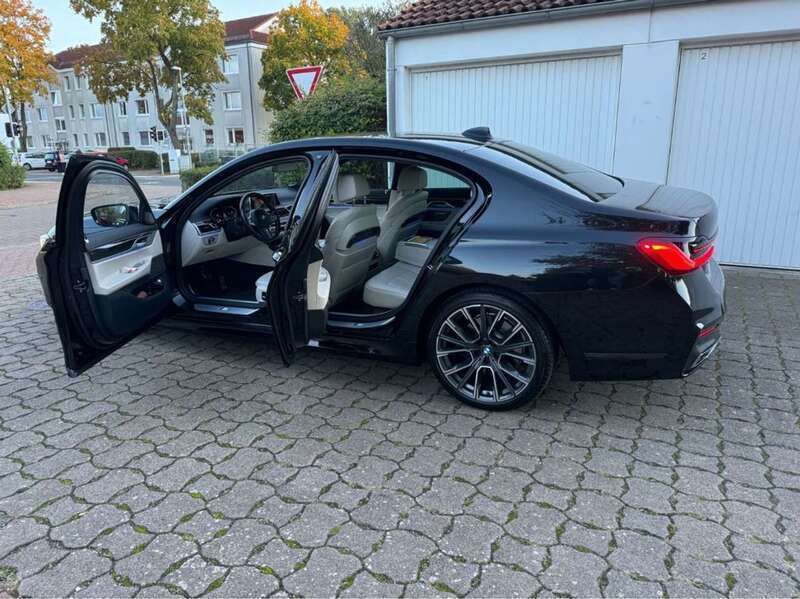 Schwarz Gebraucht 2020 BMW 740 Limousine | 57.800 € - Bild 1/4