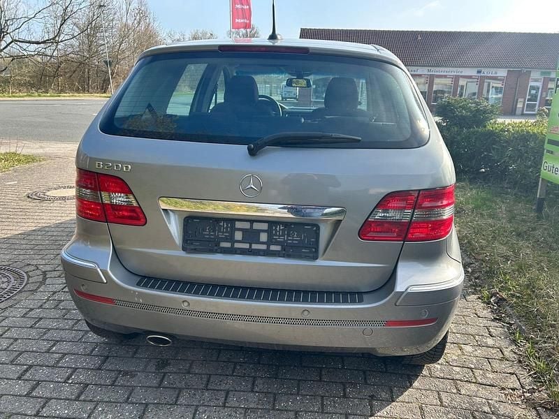 Gebraucht Mercedes B200 136 PS (100 kW) 2008 Silber Van / Kleinbus