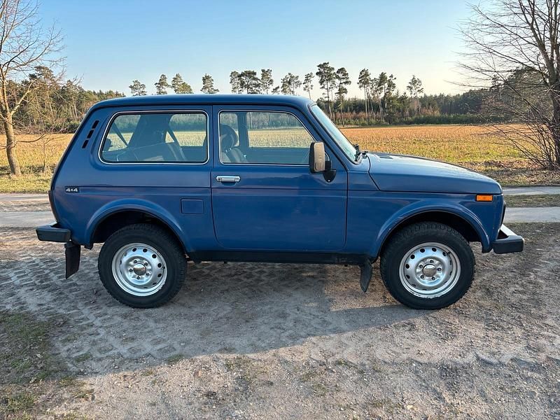 Gebraucht Lada niva 82 PS (60 kW) 2006 Blau SUV