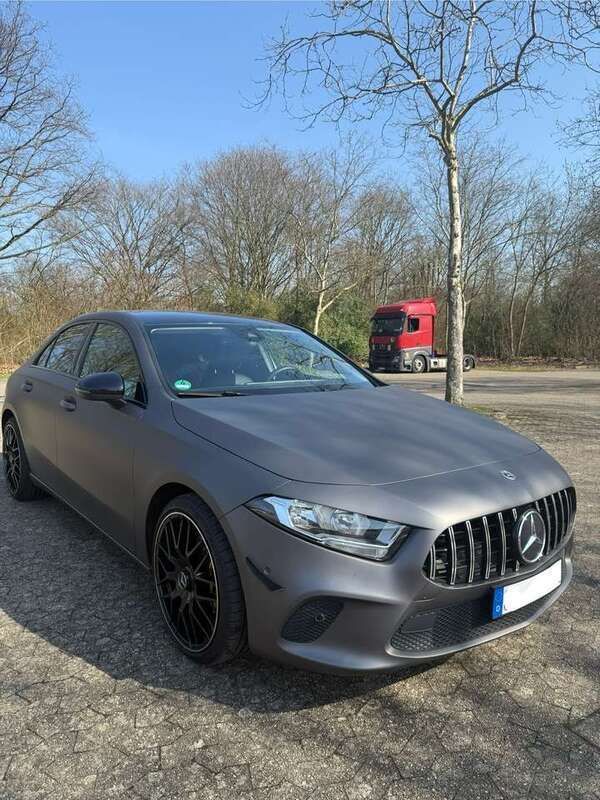 Silber Gebraucht 2020 Mercedes A200 Progressive Limousine | 23.500 € (Etwas zu teuer) - Bild 1/4