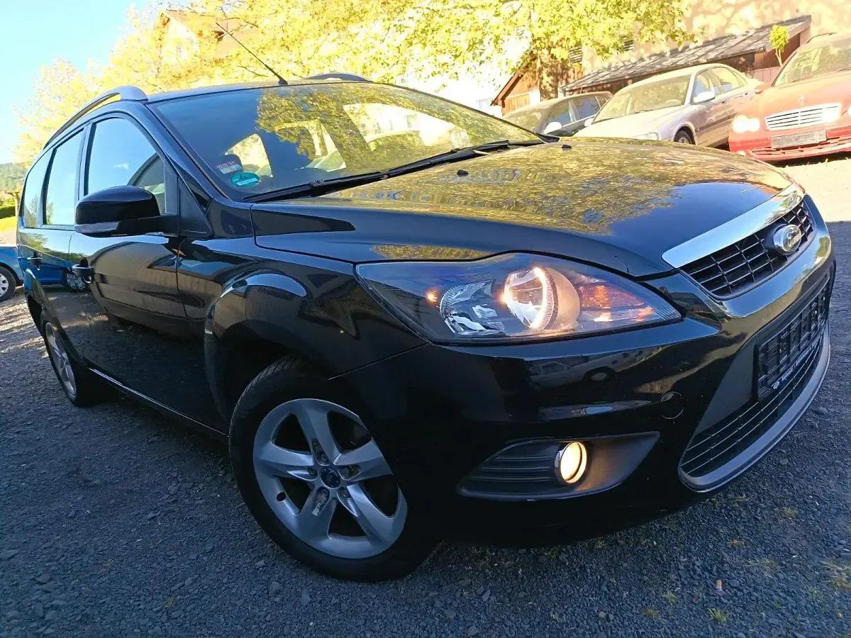 Usata Ford Focus 104 CV (76 kW) 2010 Nero Station wagon