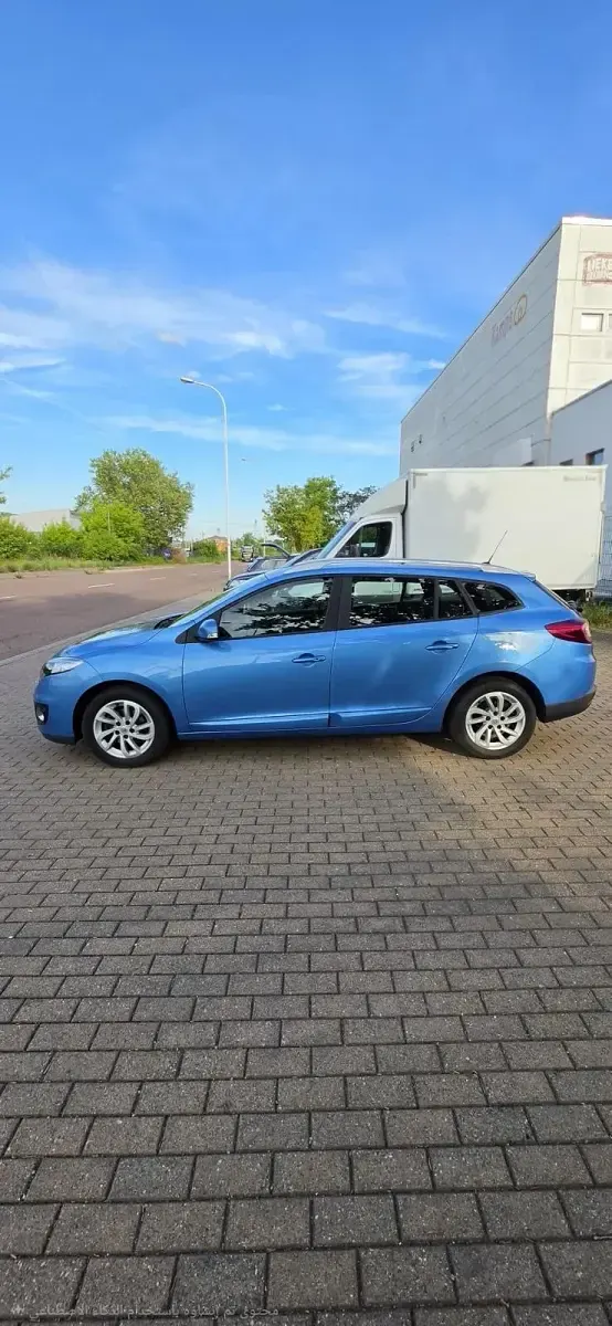 Gebraucht Renault Mégane GrandTour 116 PS (85 kW) 2013 Blau Kombi