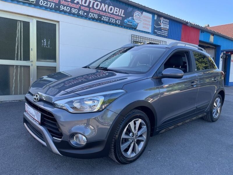 Star dust / met Gebraucht 2020 Hyundai i20 Active Limousine | 9.999 € (Superpreis) - Bild 1/4
