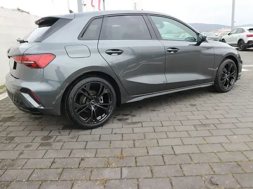 Gebraucht Audi A3 S-Line 150 PS (110 kW) 2025 Daytonagrau perleffekt Limousine