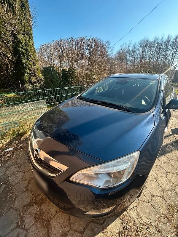 Gebraucht Opel Astra 125 PS (91 kW) 2011 Blau Kombi