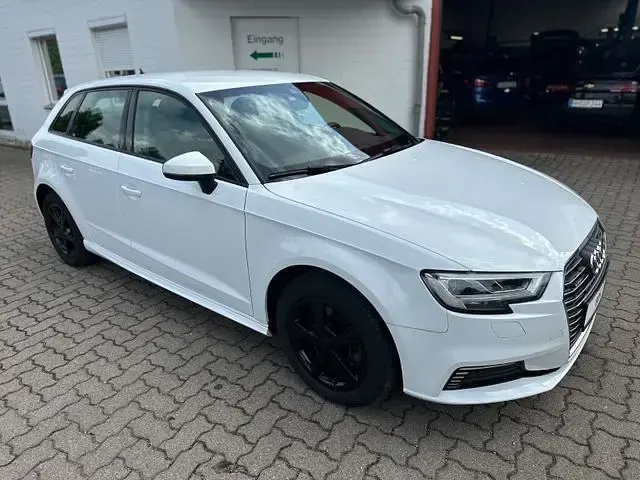Gebraucht Audi e-tron Comfort 204 PS (150 kW) 2020 Weiß SUV