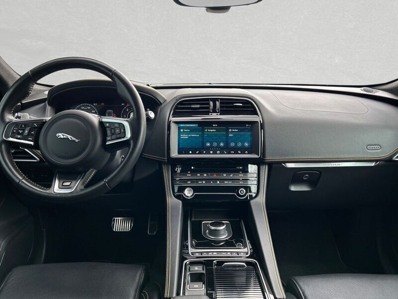 Gebraucht Jaguar F-Pace 300 PS (220 kW) 2020 Schwarz SUV