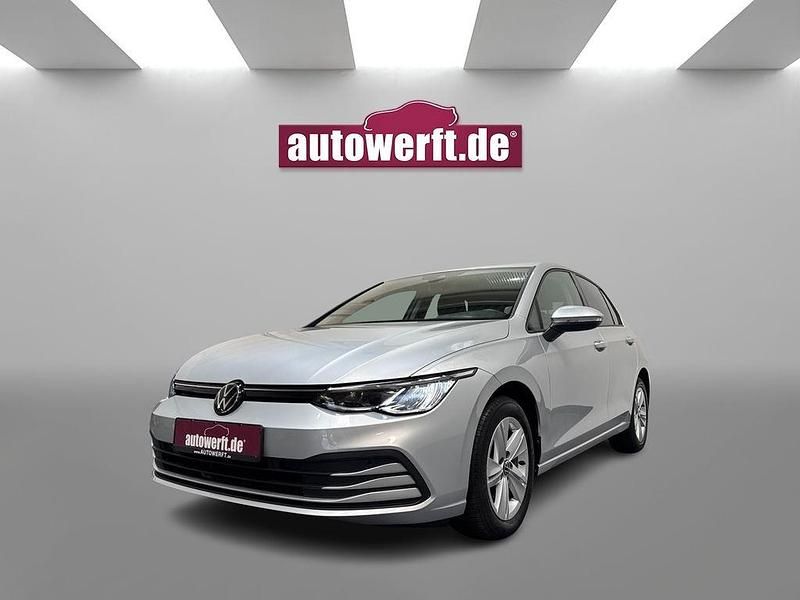 Reflexsilber metallic Gebraucht 2023 VW Golf VIII Life Limousine | 24.489 € (Guter Preis) - Bild 1/4