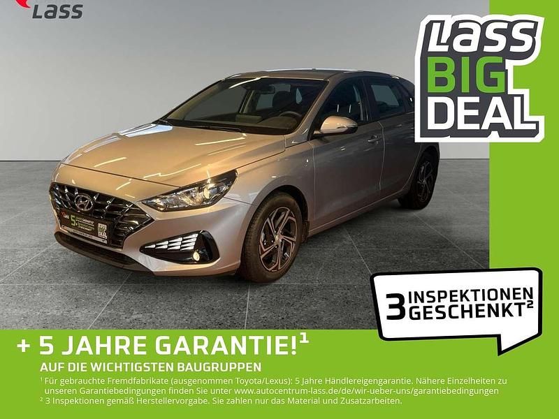 Silber Gebraucht 2023 Hyundai i30 Comfort Limousine | 19.980 € (Fairer Preis) - Bild 1/4