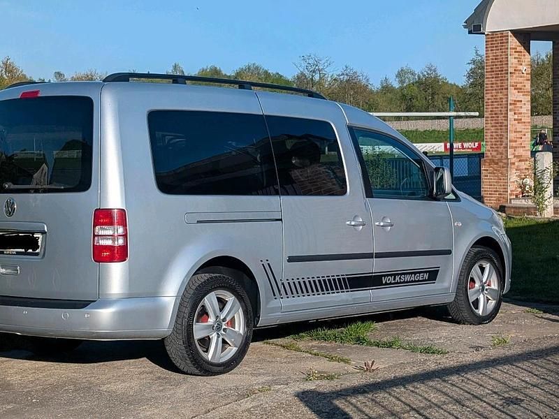 Gebraucht VW Caddy 102 PS (75 kW) 2012 Silber Van / Kleinbus