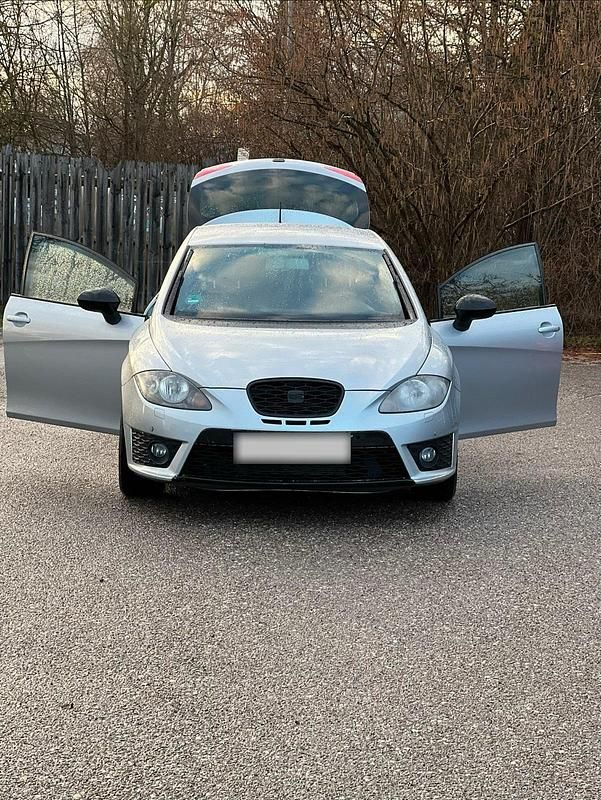Gebraucht Seat Leon 105 PS (77 kW) 2010 Silber Kleinwagen