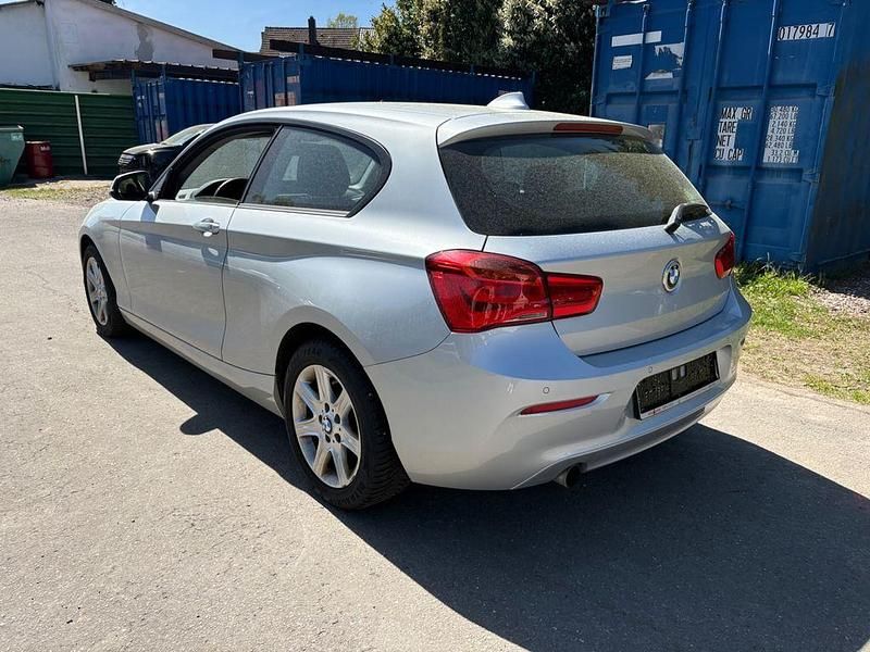 Używany BMW 118 Advantage 136 KM (100 kW) 2016 Srebrny Hatchback