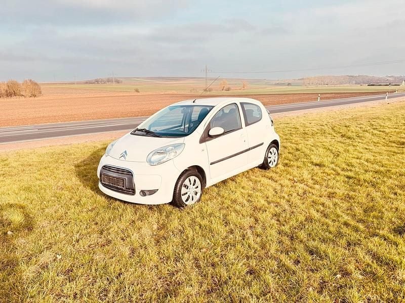 Weiß Gebraucht 2010 Citroën C1 Kleinwagen | 3.480 € (Fairer Preis) - Bild 1/4