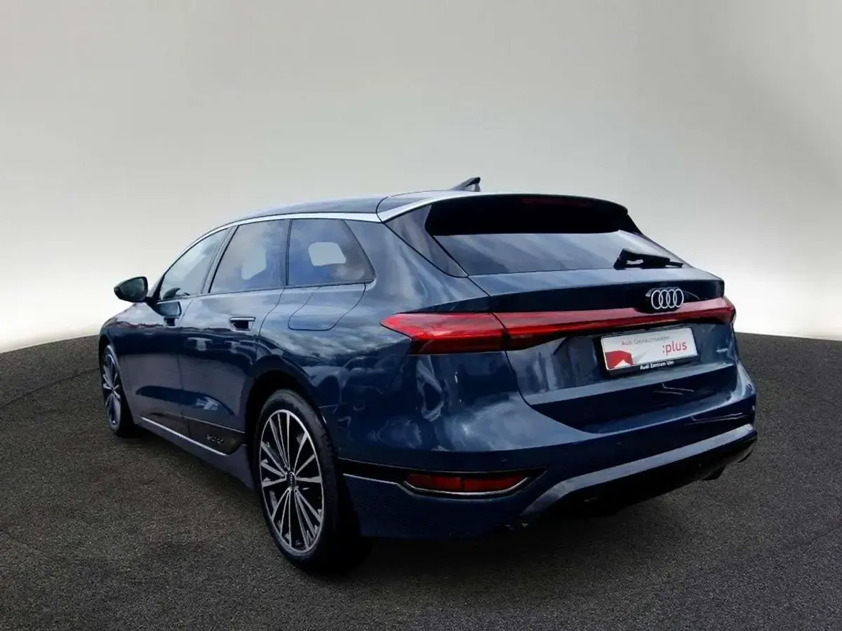 Gebraucht Audi A6 e-tron S-Line 314 kW (428 PS) 2025 Plasmablau metallic (metallic) Kombi