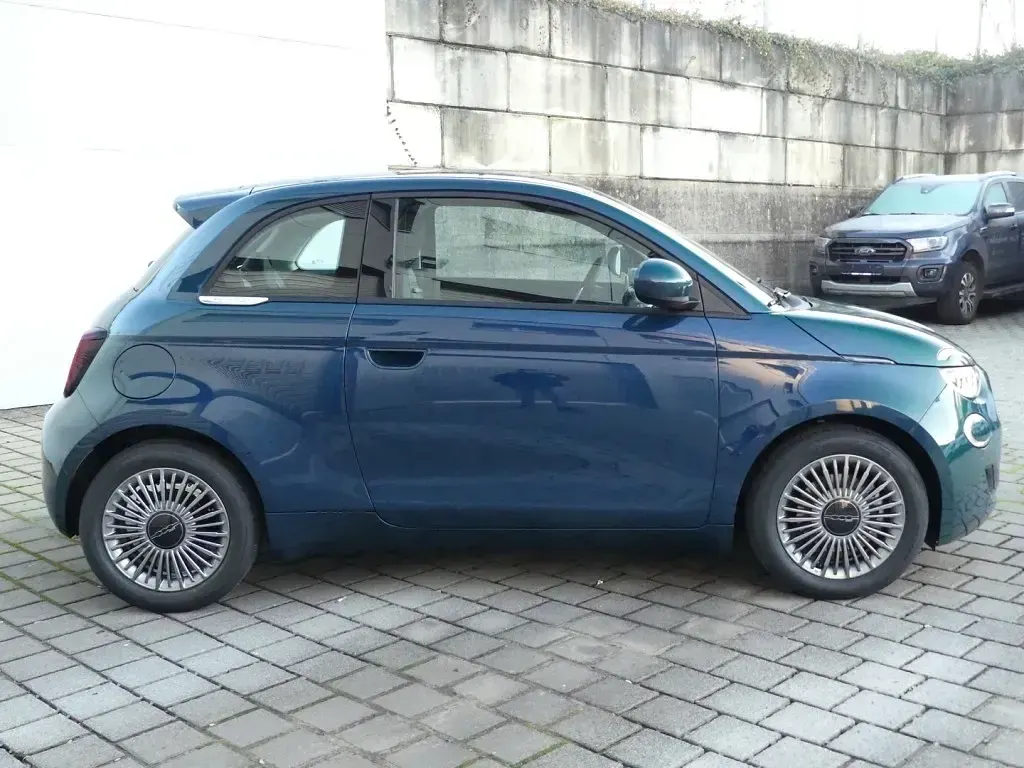 Neu Fiat 500 65 PS (47 kW) 2026 Blau Kleinwagen