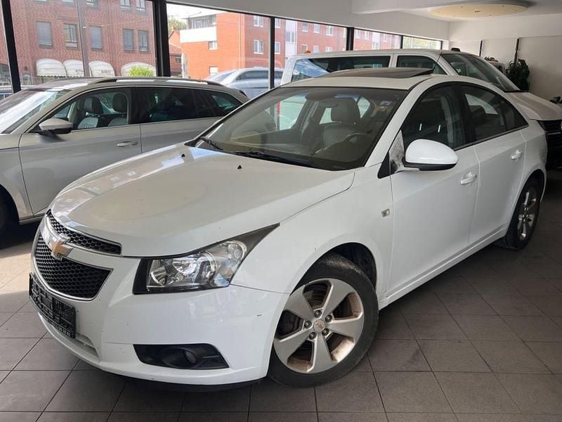Weiß Gebraucht 2012 Chevrolet Cruze LTZ Limousine | 2.490 € (Fairer Preis) - Bild 1/4